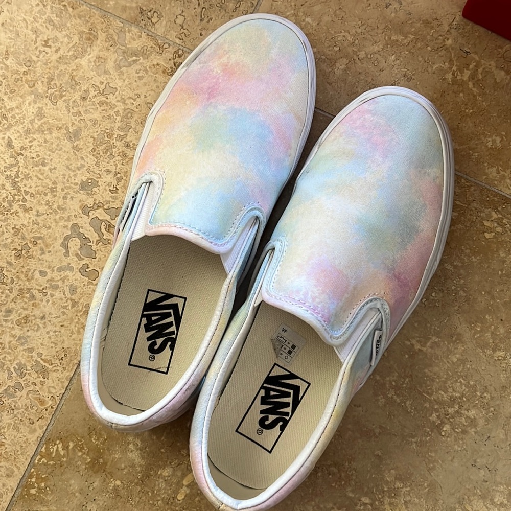 Pastel vans.
